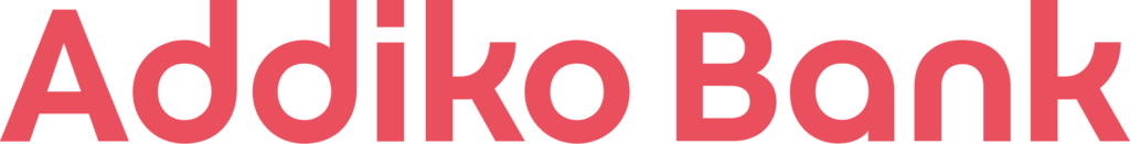 Das Bild zeigt das Logo der Addiko Bank mit dem Schriftzug „Addiko Bank“ in fetten, abgerundeten, roten Buchstaben auf weißem Hintergrund, was das Engagement der Bank für das Risiko- und Krisenmanagement im Finanzsektor widerspiegelt.
