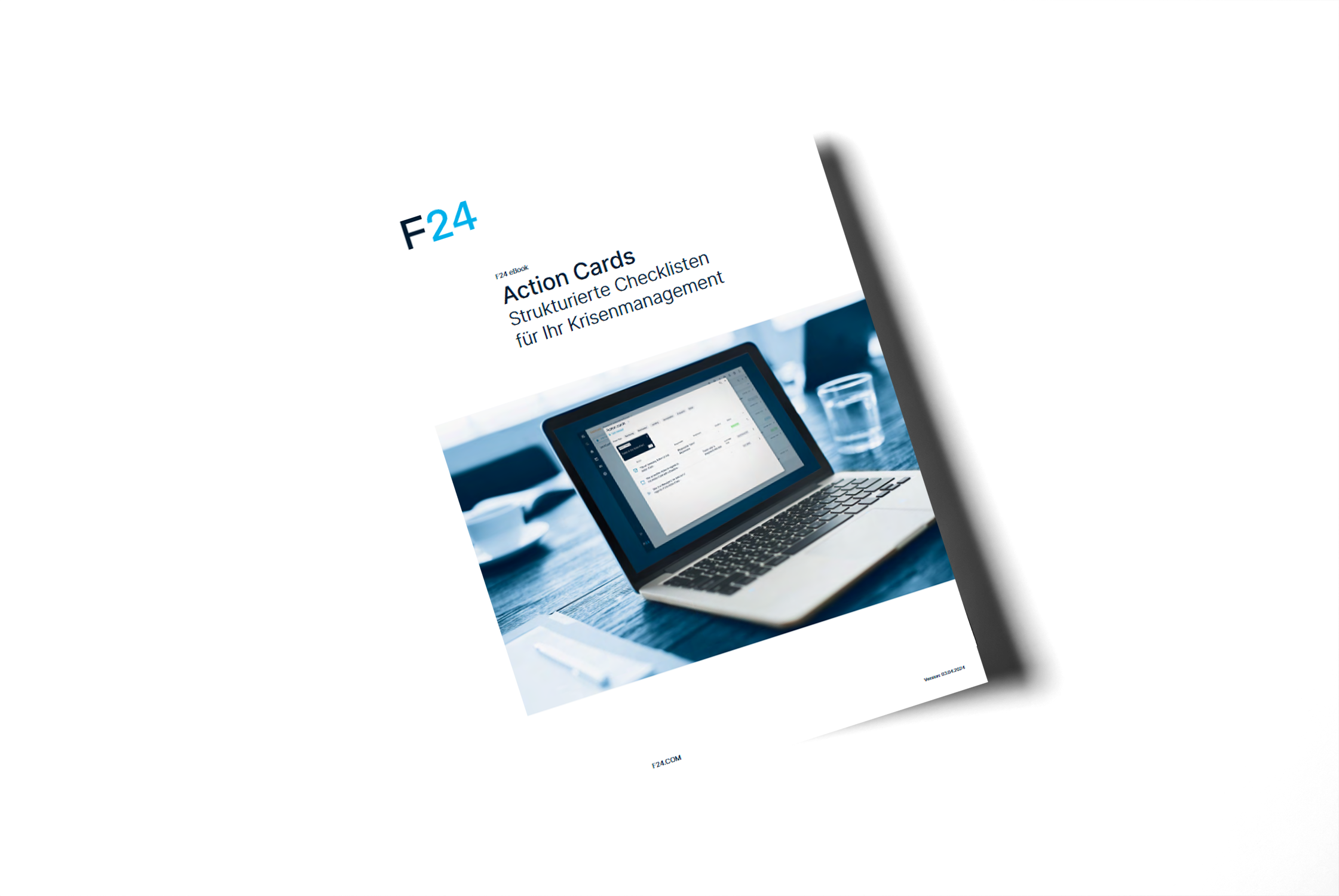 Eine Broschüre mit dem Titel „Action Cards“, auf deren Titelseite ein Laptop abgebildet ist, mit strukturierten Checklisten für das Krisenmanagement in der IT- und SaaS-Branche. Der Text enthält den Begriff „F24“ sowie deutsche Untertitel und ist auf weißem Hintergrund zu sehen.
